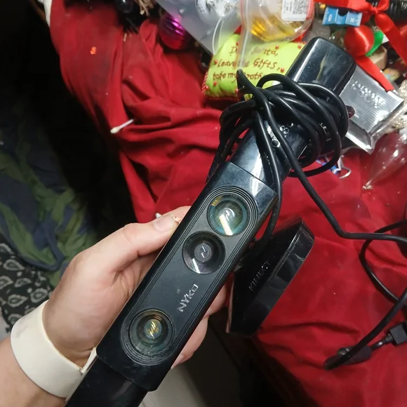 Microsoft Xbox 360 Kinect Sensor Bar, often found equipped Nyko Zoom Sensor