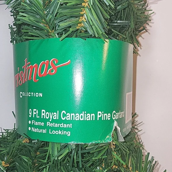 NWOT 9ft. Royal Canadian Pine Garland