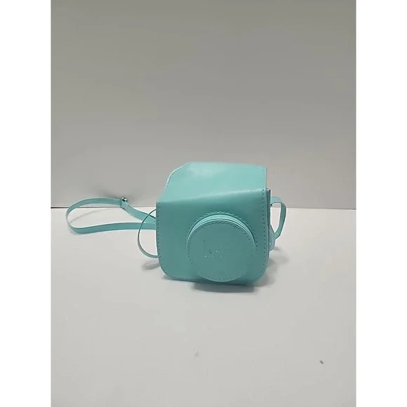 Fujifilm Instax Mini 7S Instant Camera Case Has Some Wear