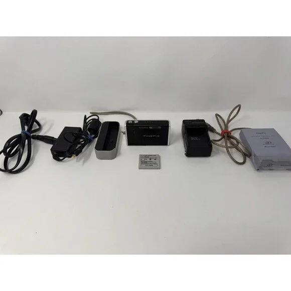 Fujifilm FinePix Z1 Digital Camera w/ Charger Dock Battery Bundle