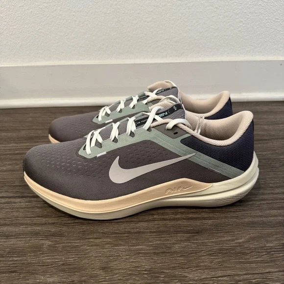Nike AIR WINFLO 10 sz 11, 12