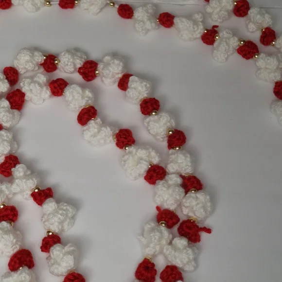 Homemade Crochet Popcorn and Cranberry Garland Christmas Tree