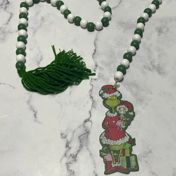 Grinch Beaded Tassel Garland