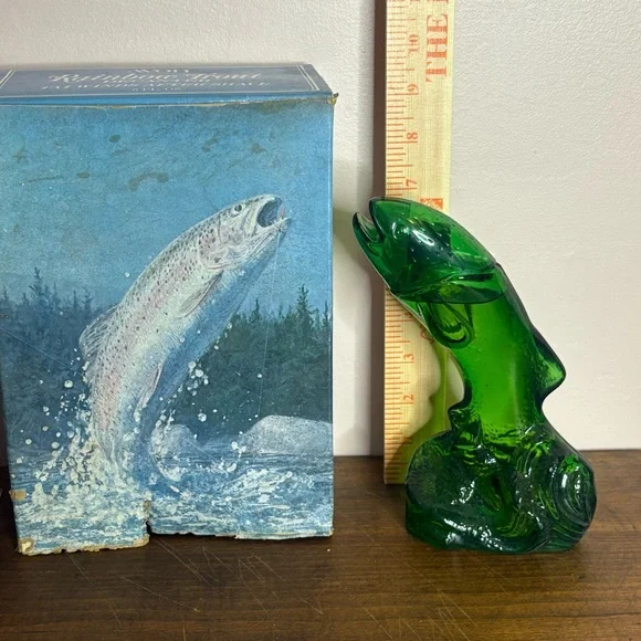 💚Avon Vintage Tai Winds Rainbow Trout Decanter