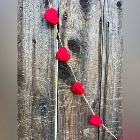 Beautiful MINI size heart garland. Ideal for any room. Adds warmth & charm.