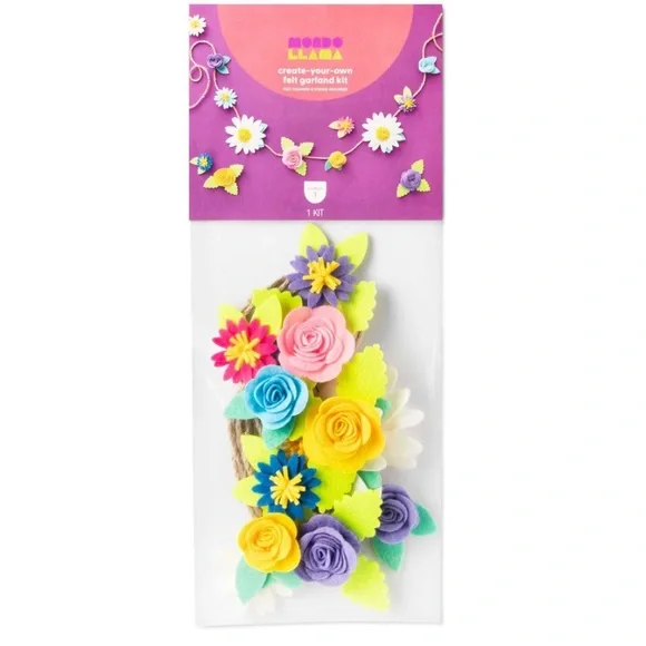 NWT Create- Your- own felt floral garland kit Mondo Llama