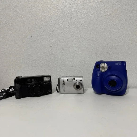 Fujifilm Camera Lot Of 3 - PARTS‎ ONLY - UNTESTED - Discovery 312 Zoom - Intax
