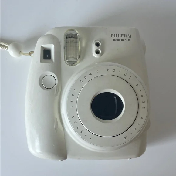 Fujifilm Instax Mini 8 in Classic White