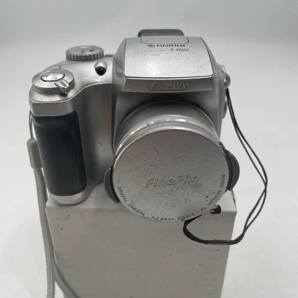 FUJIFILM FinePix S3100 4MP Digital Camera 6X Optical Zoom+Battery+SD Card-TESTED