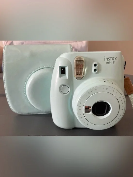 Fujifilm Instax Mini 9 Camera and Pouch in Light Blue