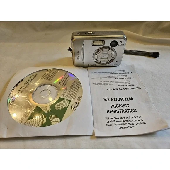 Fujifilm FinePix A345 4.1 MP Digital Camera Silver - Read!
