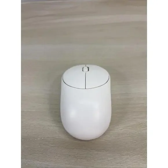 White wireless mouse with dongle I886