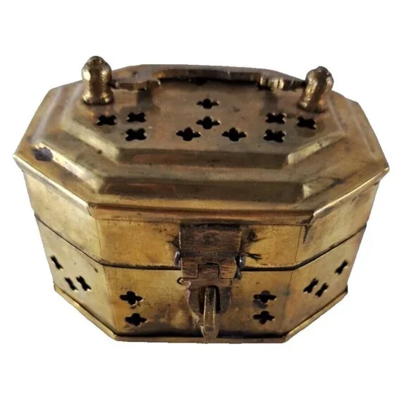 Vintage Brass Incense Trinket Curio Candle Box Latch Footed Hippie 3.5x2.5