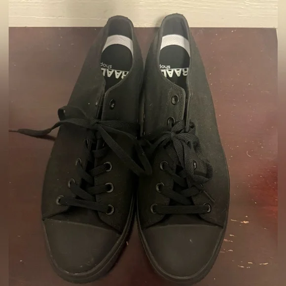 🖤 NEW! Men’s Black Canvas Sneakers – Men’s Size 11 - RAAD SHOP