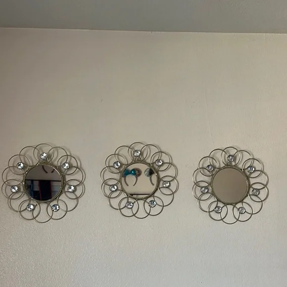 Elegant Silver Wall Mirror Set
