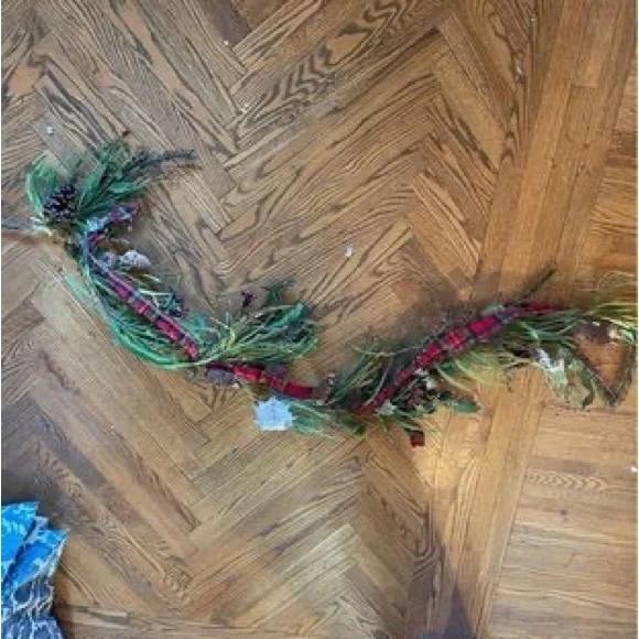 4 foot Ballard Designs Christmas Garland. Retails over $100