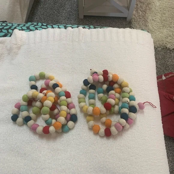Pompom garland