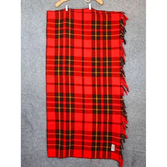 Faribo Wool‎ Throw Blanket Red Tartan Plaid Fluffy Fringed Holiday Festive 56x52
