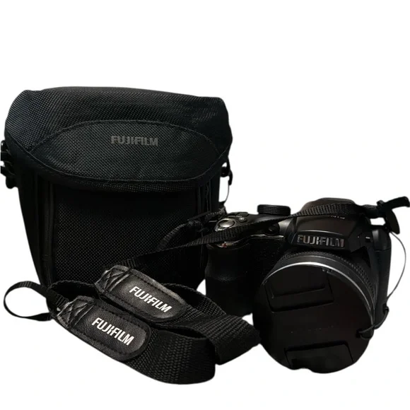 Fujifilm FinePix S4000 14 MP Digital Camera, 30x Optical Zoom