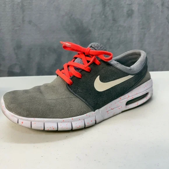 Mens Nike SB Stefan Janoski Max Wolf Grey and White Sneakers Size 8.5