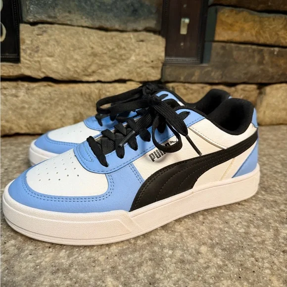 Puma Light Blue and White Casual Sneakers‎ like new