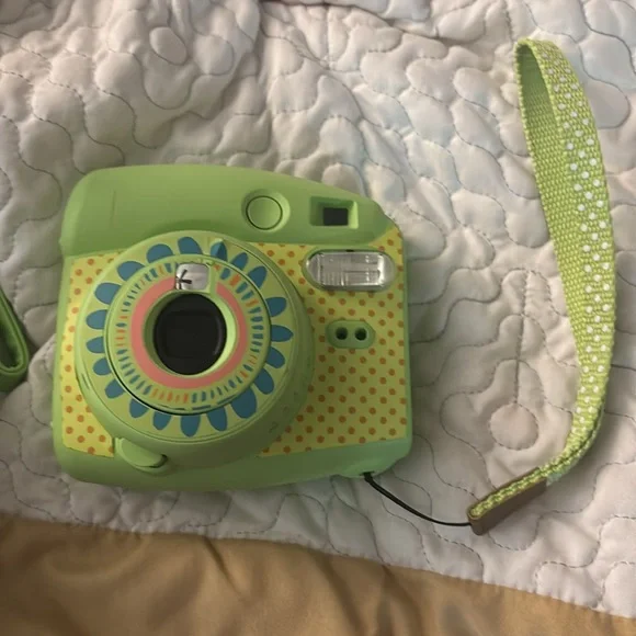 Fujifilm lime green camera with case- no Instastax- no film 🎞️ Excellent shape
