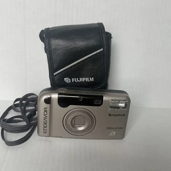 FUJIFILM Endeavor 250ix ZOOM 25-55mm Film Camera with case Not tested