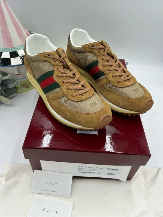 Men's Gucci re motion, canvas and suede sneakers size 9, made in Italy