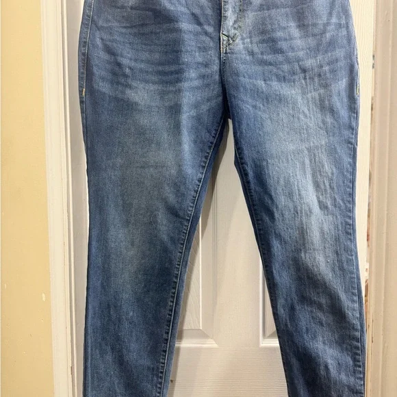 True Religion Men's Straight Jeans - Light/Medium Blue Wash