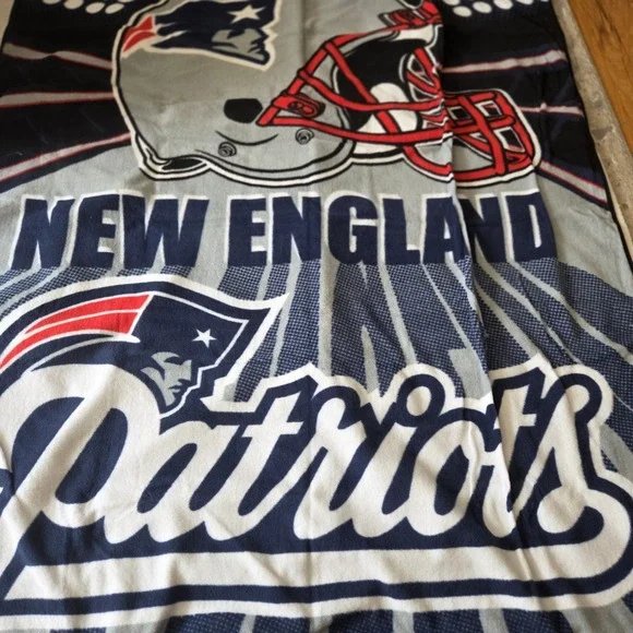NWT New England Patriots NFL Picnic Tailgate Blanket Handles Sports Outdoor
