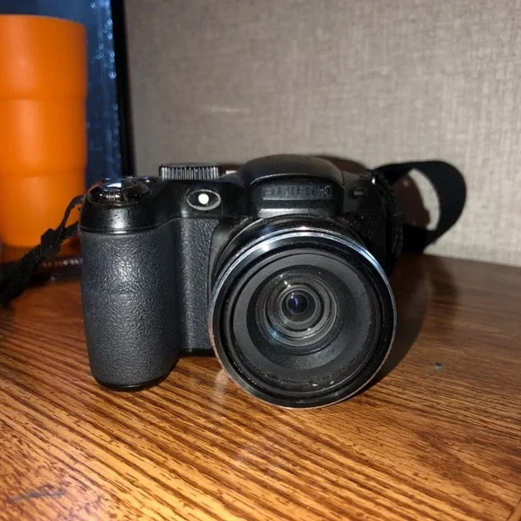 Fujifilm FinePix S1800 Black Digital Camera with Silver Lens