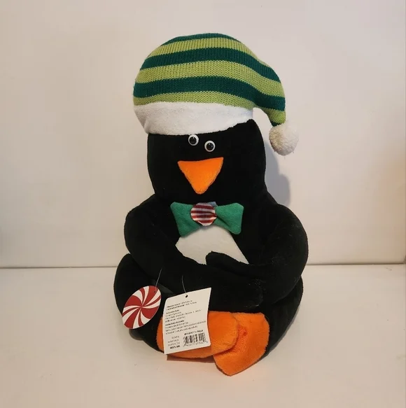 12” Holiday Christmas Penguin Character Hug without Throw Blanket with tags