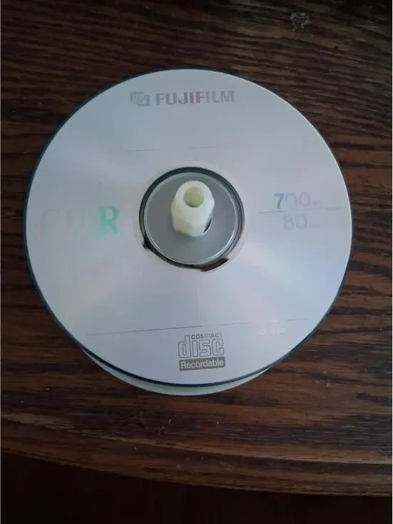 CD-R Lot Of 40 Fuji Film 80 Min 700 MB discs And 5 Maxwell Mf2hd Floppy Disk