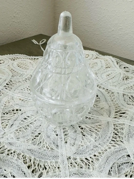 Vintage Cut Glass/Crystal Pear Trinket Dish With Lid. 41/2