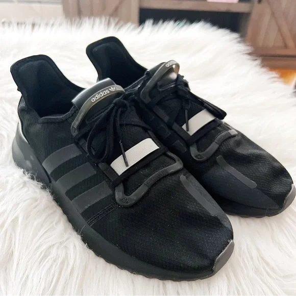 ⭐️Adidas U Path Running Sneakers⭐️