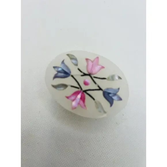 Vintage White Soapstone Mother-of-Pearl Inlay Floral Trinket Box Oval 2”