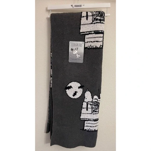 Peanuts Snoopy Blanket Throw Gray Character Graphic Cozy Soft Home Decor