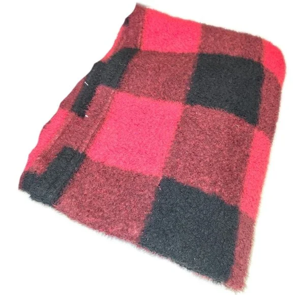 American Eagle Outfitters Red & Black Buffalo Check Fuzzy Fleece Blanket