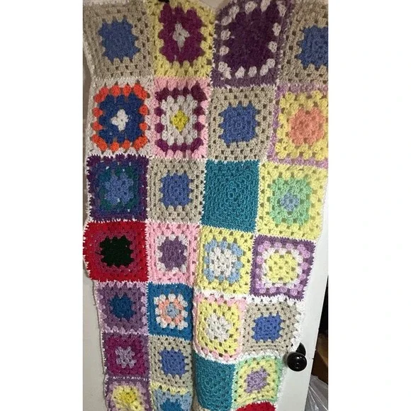 Vtg‎ Colorful Handmade Crocheted Afghan Throw Blanket Granny Square Boho 27X49