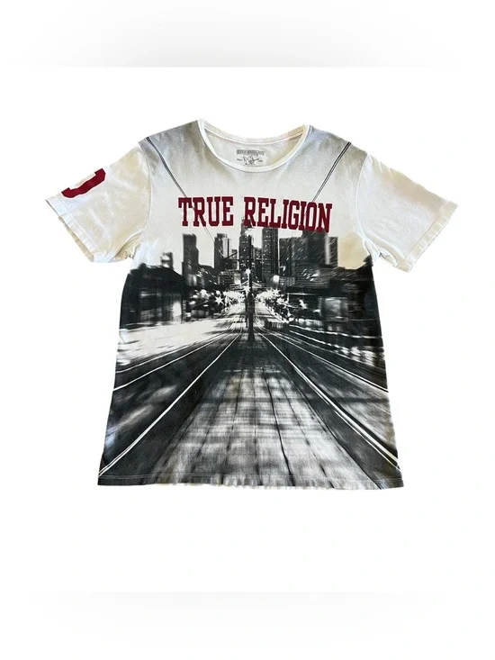 True Religion World Tour Men’s Relaxed Bench Tee city scene graphic