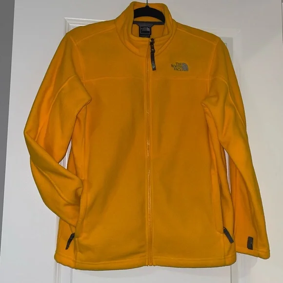 HP🎉🎉🎉- The North Face zip up fleece jacket