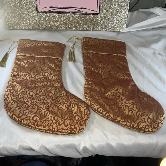 2 VILLA BACCI BURGUNDY & GOLD TAPESTRY 17x 10 INCH‎ MATCHING CHRISTMAS STOCKINGS