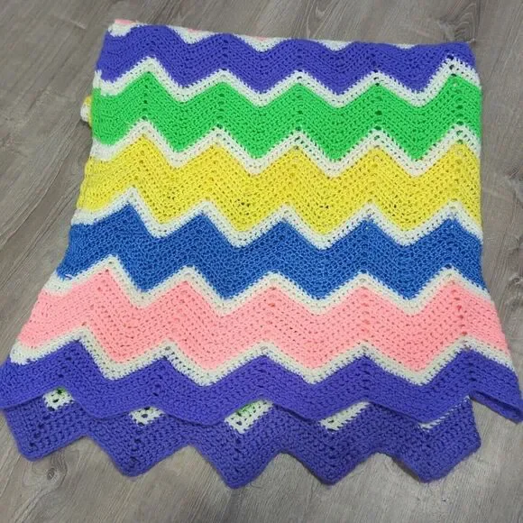 Homemade Crocheted Multicolor Chevron Pattern 60x80 Blanket‎