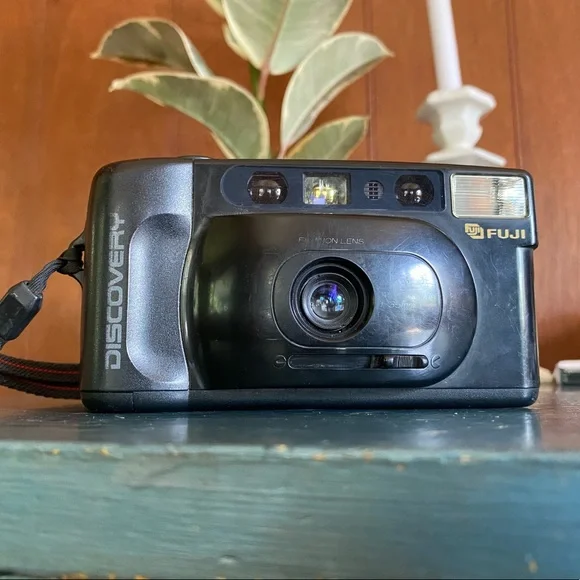 Fuji Fujifilm Discovery 60 Date 35mm film camera vintage