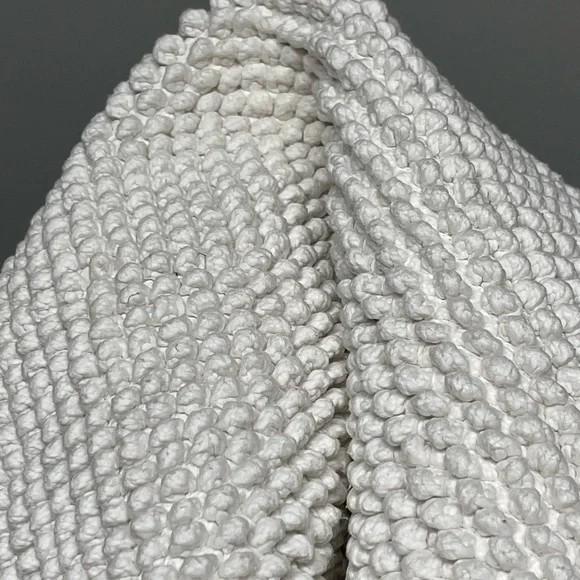 Textured White Accent Rug | Chunky Loop Knit Bath Rug 23” x 41”