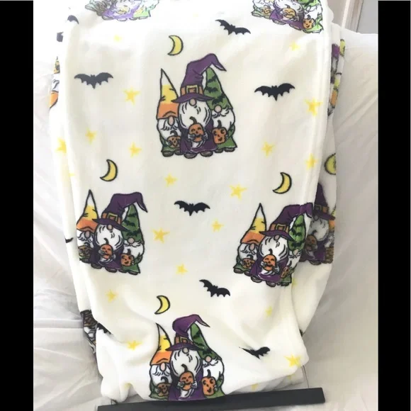 Isaac Mizrahi Halloween Themed Decorative Throw NWT