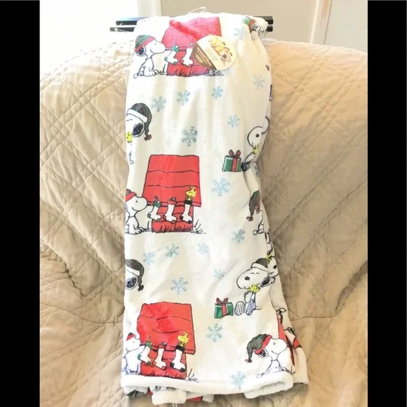 Peanuts Snoopy Velvetsoft Polyester Throw Blanket NWT