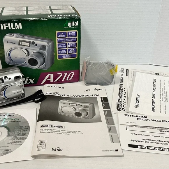 Fujifilm Olympus Stylus 760 Digital Camera (2007) TESTED & WORKING