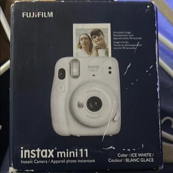 COPY - Fujifilm White Simulated Camera with Automatic Exposure