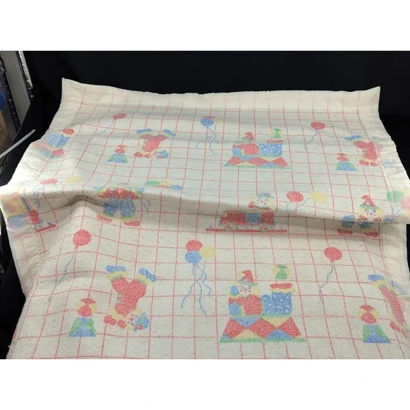 VTG Cannon Mills Baby Blanket Acrylic -Polyester Wide Edge Clowns & Balloons USA